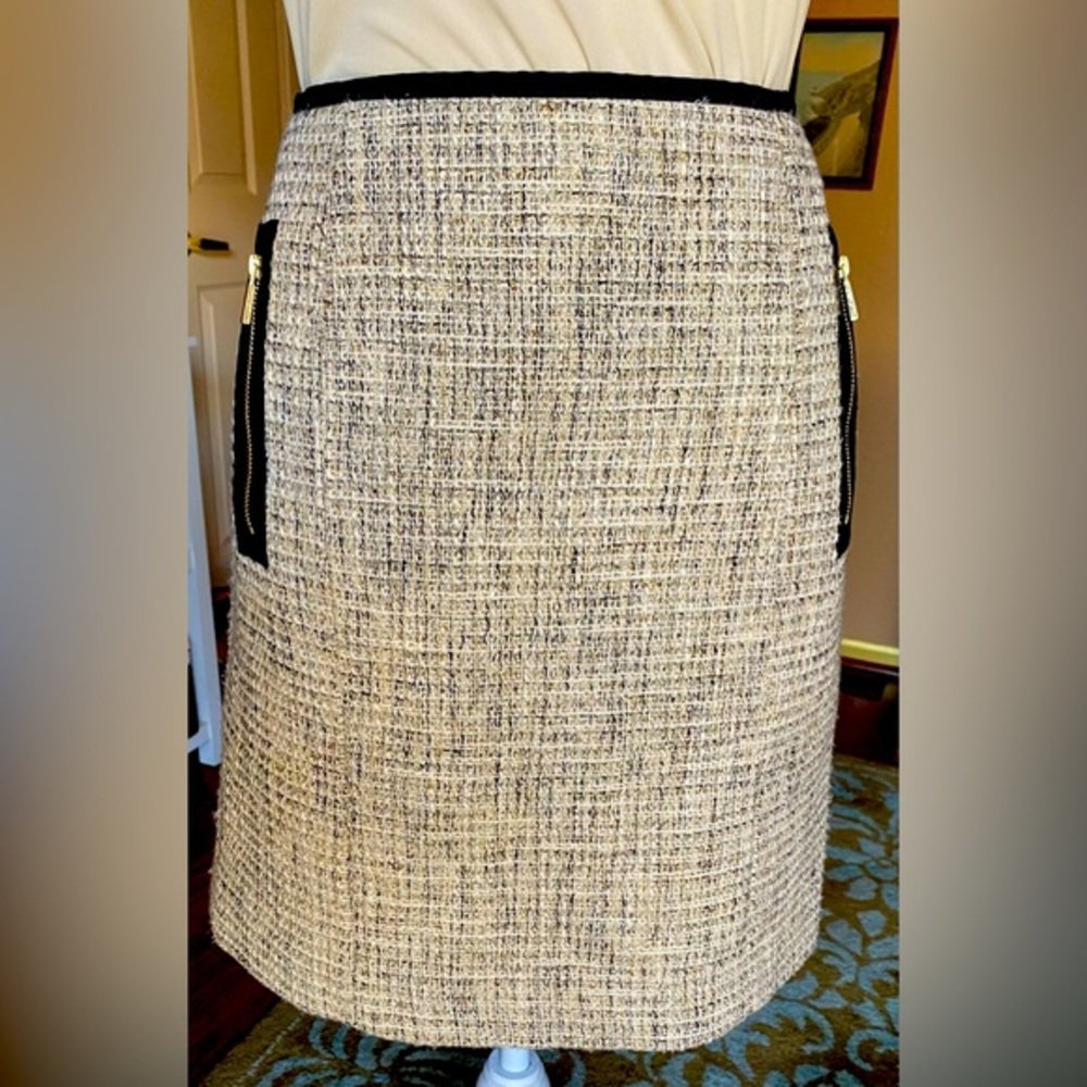 Vince Camuto skirt, size 8. New without tags